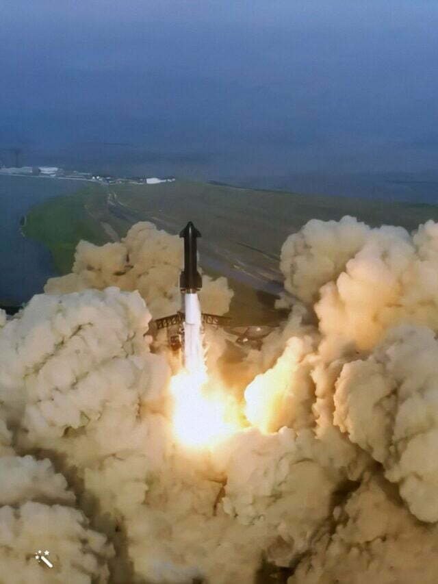 SpaceXs Rocket Starship Blasts