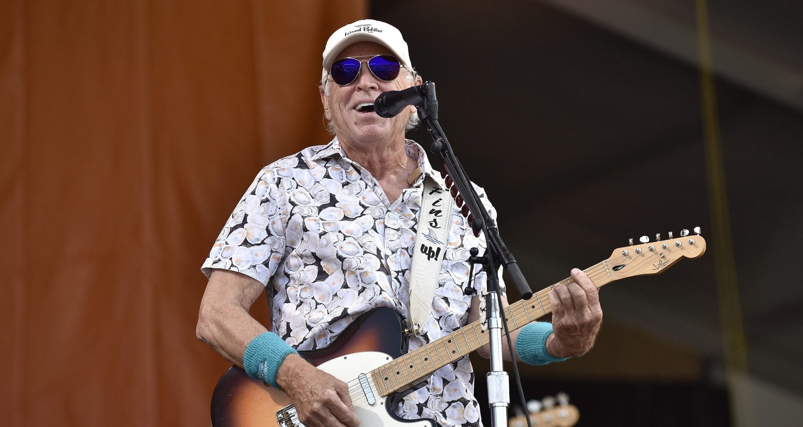 Jimmy Buffett Cancels Show Due To Urgent Undisclosed Medical Issues