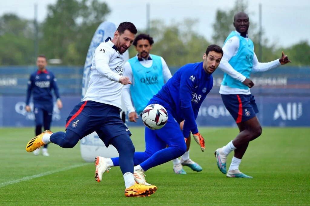 Lionel Messi Yet Again Faces Boos From PSG Fans Upon Suspension Comeback